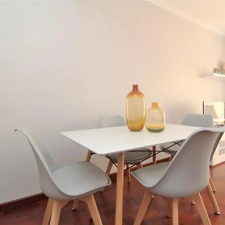 Apartment Grey In City Center With Sea View