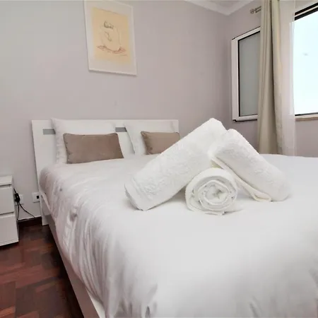 Grey In City Center With Sea View Apartment
