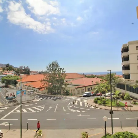 Grey In City Center With Sea View Apartment Funchal (Madeira)
